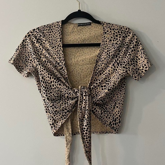 brandy melville cheetah print matching wrap/ tie top and skirt - Picture 8 of 8